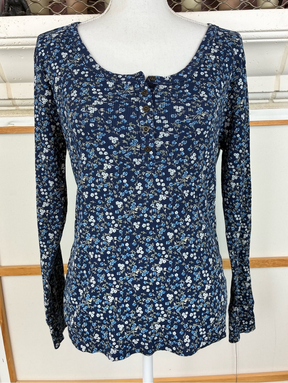 Lucky Brand Waffle Knit Blue Floral Henley Top